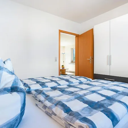 1 Apartment Groß Zicker