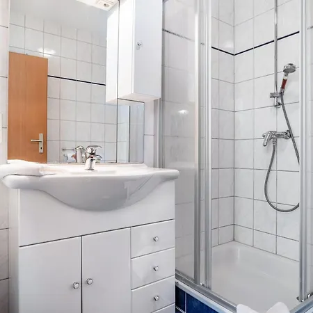 1 * Groß Zicker